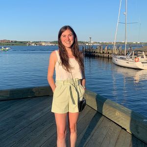 Meet your Posher, Olivia